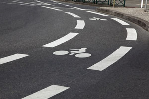 Marque au sol piste cyclable à Nice